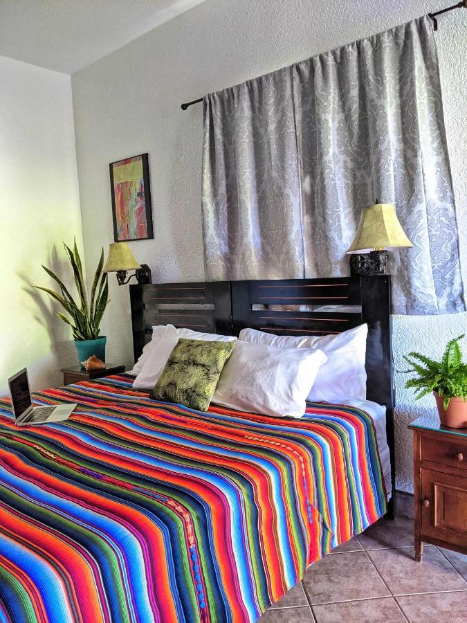 Seaside Inn Roatan Уест Бей Екстериор снимка