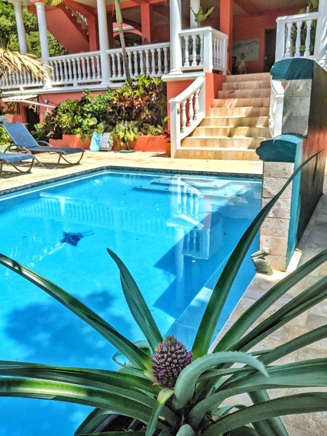 Seaside Inn Roatan Уест Бей Екстериор снимка