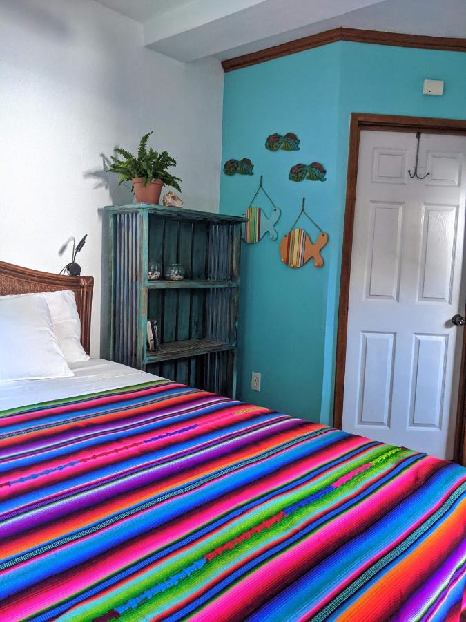 Seaside Inn Roatan Уест Бей Екстериор снимка
