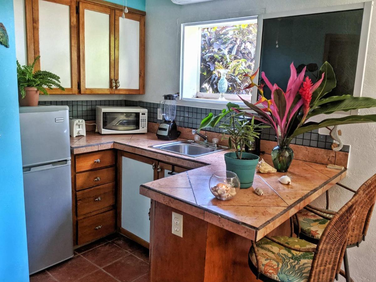 Seaside Inn Roatan Уест Бей Екстериор снимка