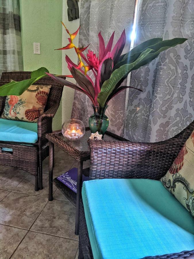 Seaside Inn Roatan Уест Бей Екстериор снимка