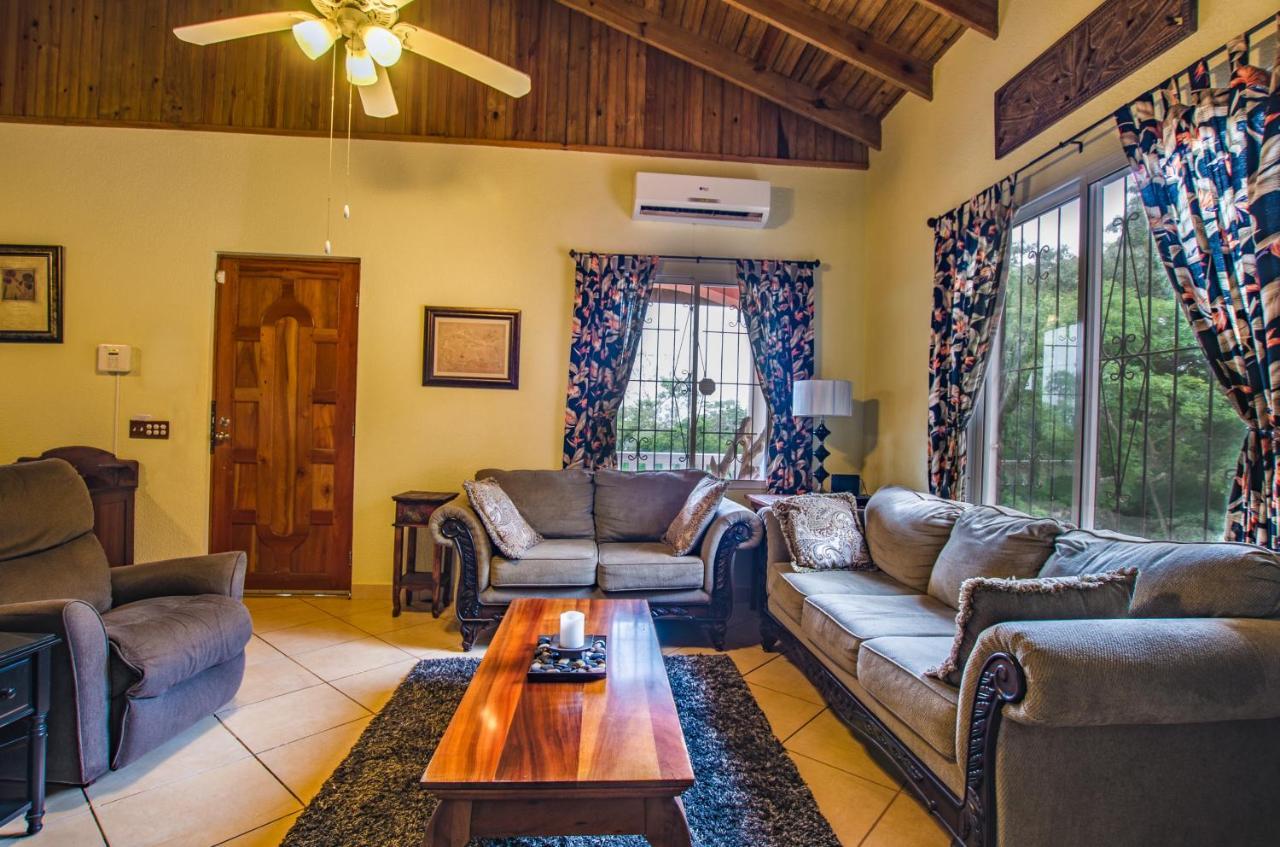 Seaside Inn Roatan Уест Бей Екстериор снимка